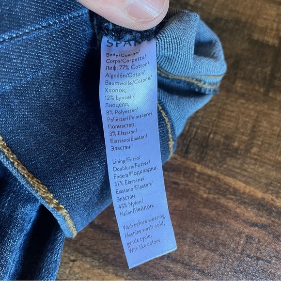 SPANX MEDIUM  PULL ON CROP JEAN FRAYED HEM - Picture 3 of 6